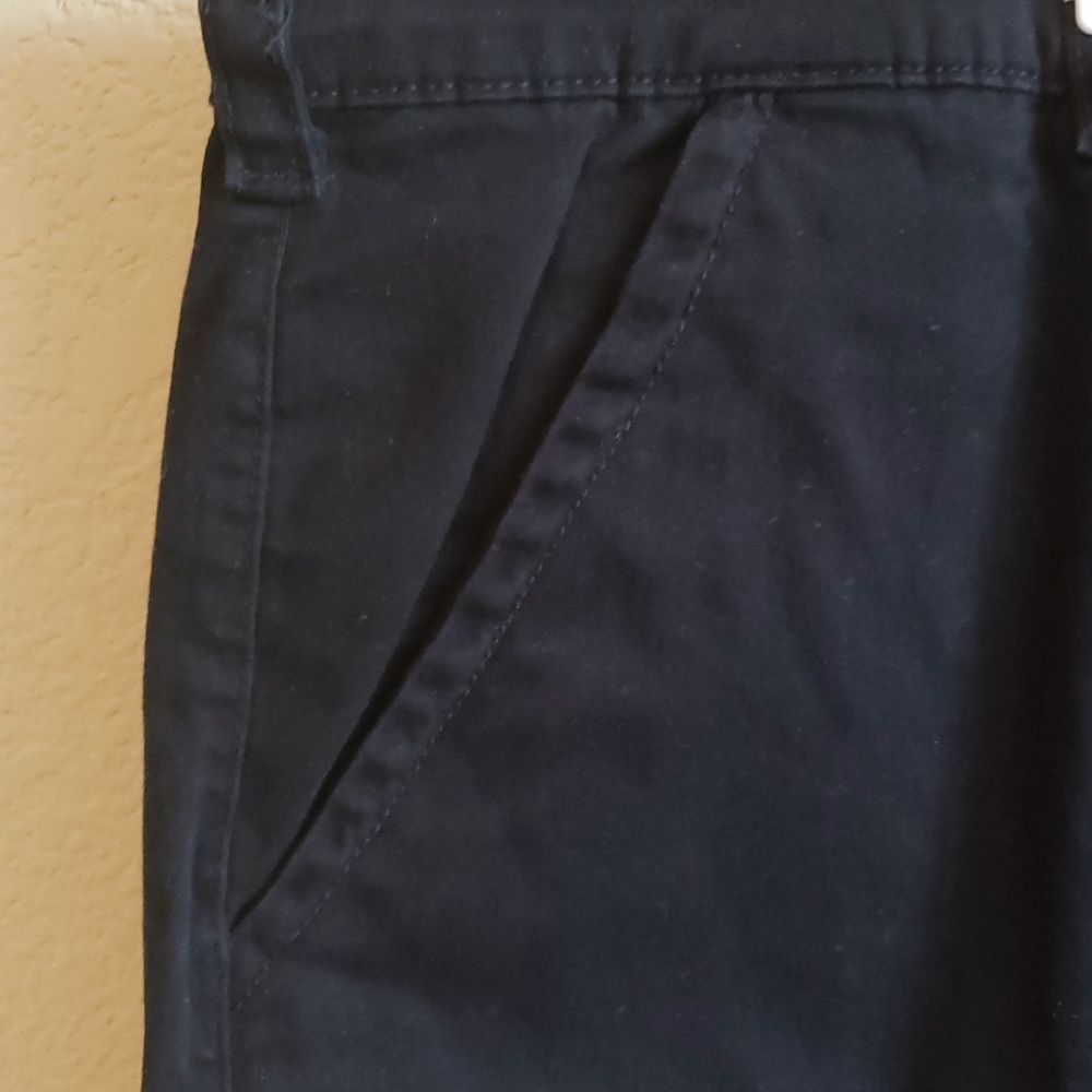 Shorts - Picture 3 of 6
